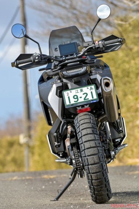 HUSQVARNA MOTORCYCLES NORDEN901（2022年モデル）リヤビュー
