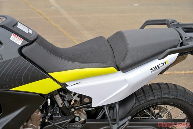 HUSQVARNA MOTORCYCLES NORDEN901（2022年モデル）シート