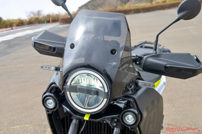 HUSQVARNA MOTORCYCLES NORDEN901（2022年モデル）ヘッドライト