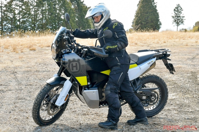 HUSQVARNA MOTORCYCLES NORDEN901（2022年モデル）取りまわし