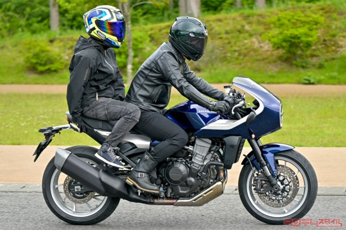 HONDA HAWK11（2022年モデル）タンデムラン