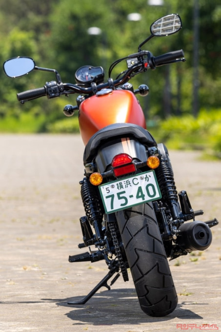 HYOSUNG GV300S BOBBER（2022年モデル）リヤビュー