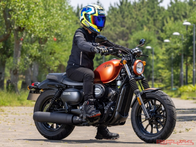 HYOSUNG GV300S BOBBER（2022年モデル）乗車姿勢