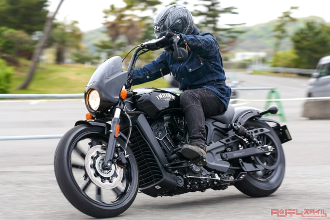 INDIAN MOTORCYCLE SCOUT ROGUE（2022年モデル）走行