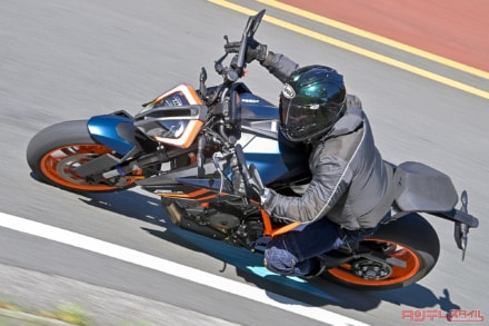 KTM 1290 SUPER DUKE R EVO（2022年モデル）走行