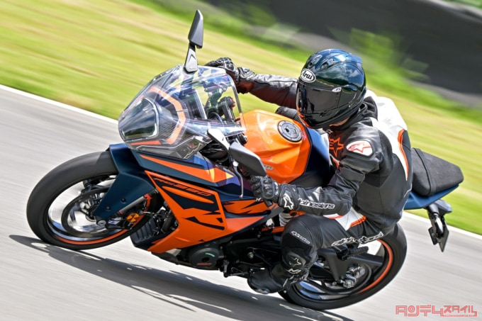 KTM RC390（2022年モデル）走行