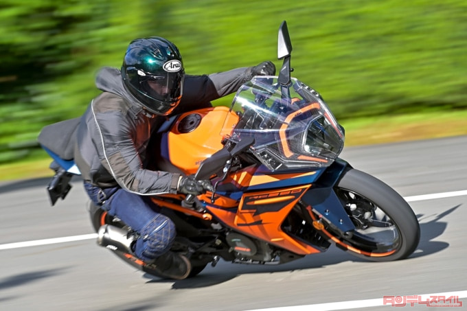 KTM RC390（2022年モデル）走行