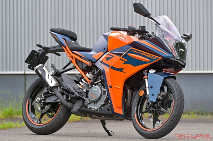 KTM RC390（2022年モデル）左7:3ビュー