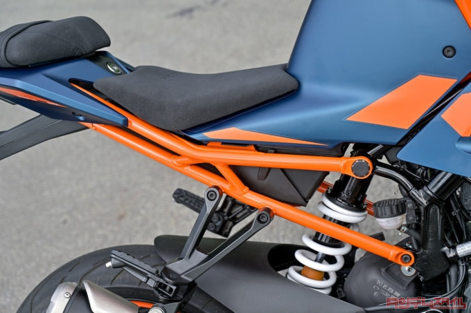 KTM RC390（2022年モデル）サブフレーム