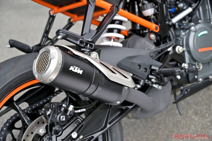 KTM RC390（2022年モデル）サイレンサー