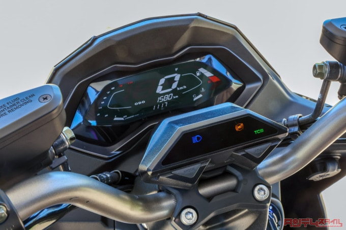 KYMCO KRV180TCS（2022年モデル）LCDディスプレイ