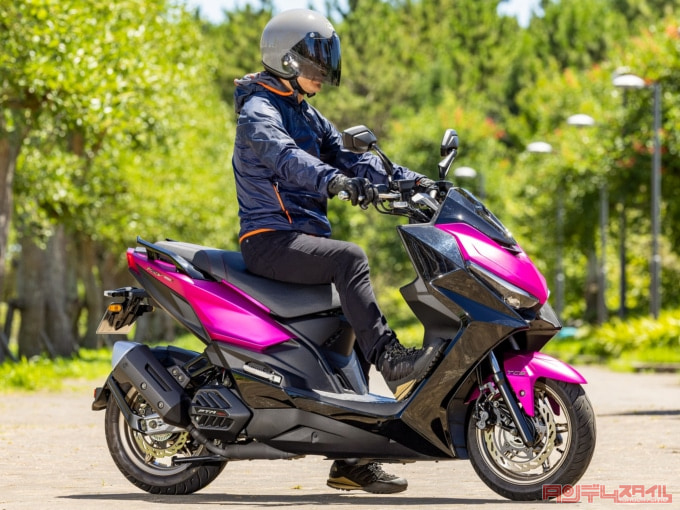 KYMCO KRV180TCS（2022年モデル）乗車姿勢