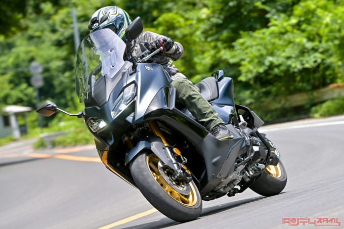 YAMAHA TMAX560 TECH MAX（2022年モデル）走行