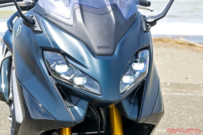 YAMAHA TMAX560 TECH MAX（2022年モデル）ヘッドライト