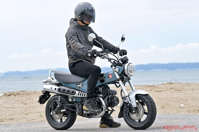 HONDA DAX125（2022年モデル）乗車姿勢