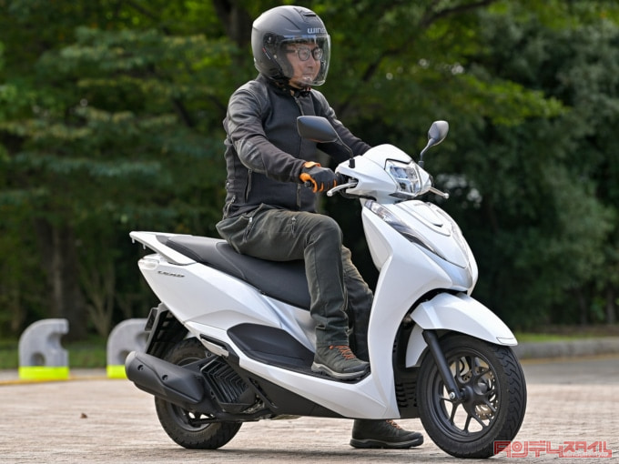 HONDA LEAD125（2022年モデル）乗車姿勢