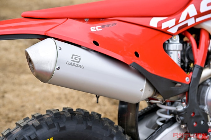 GASGAS EC250F（2023年モデル）サイレンサー