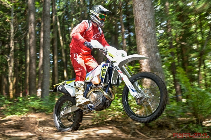 HUSQVARNA MOTORCYCLES FE501（2023年モデル）ダート走行