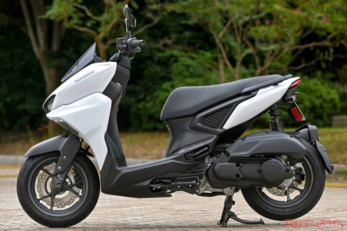 YAMAHA X FORCE（2022年モデル）左サイドビュー