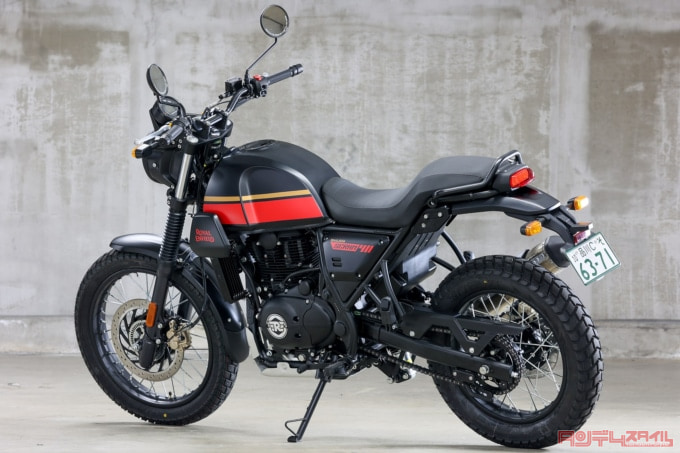 ROYAL ENFIELD SCRAM411（2022年モデル）左7:3ビュー