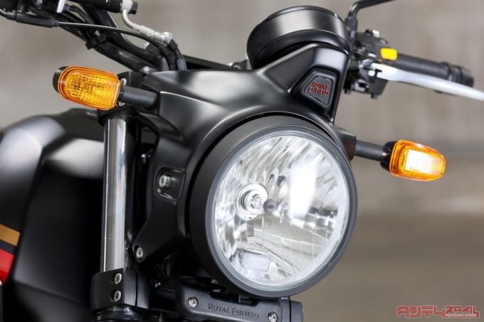 ROYAL ENFIELD SCRAM411（2022年モデル）ヘッドライト