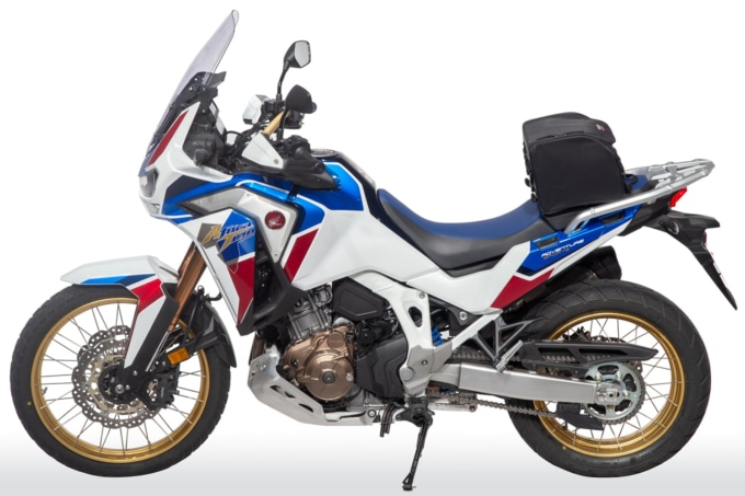 GOLDWIN MOTORCYCLE（ゴールドウインモーターサイクル）スタンダードシートバッグ20 GSM27903を装着したホンダ・CRF1100L アフリンツイン