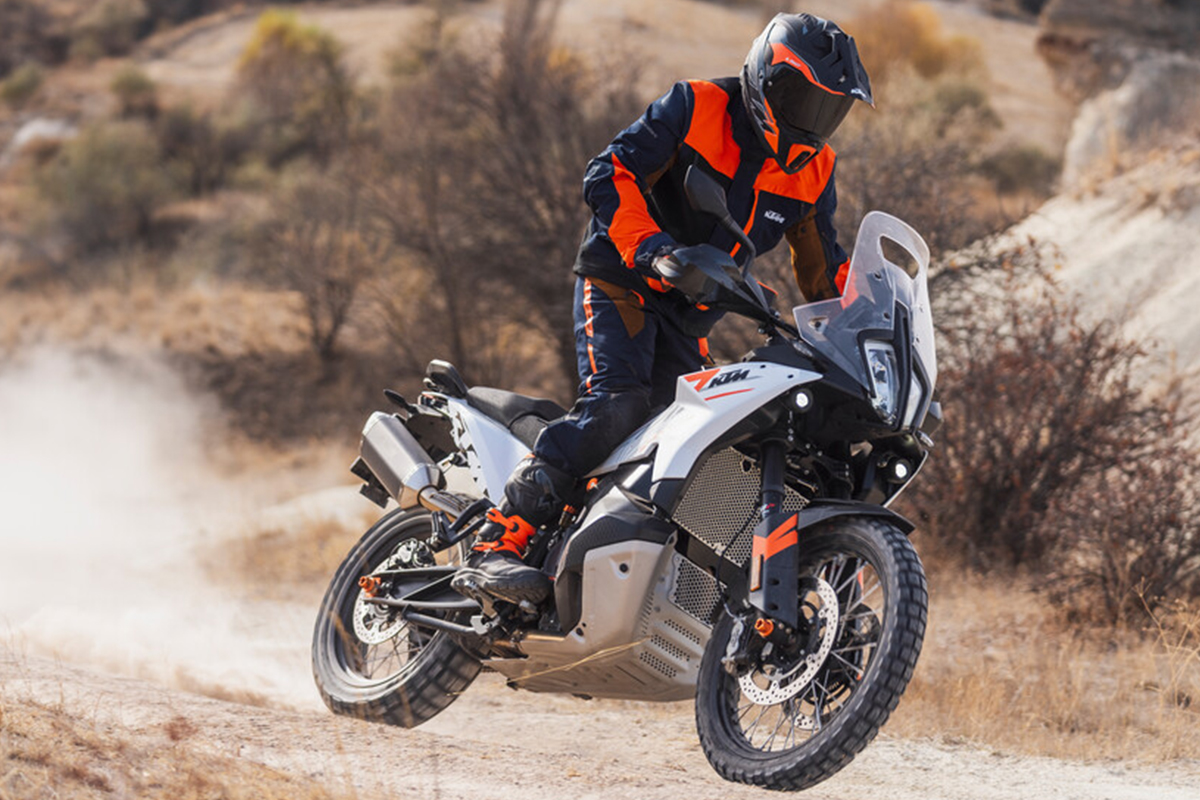 2302KTM_TRAVEL_TS000.jpg