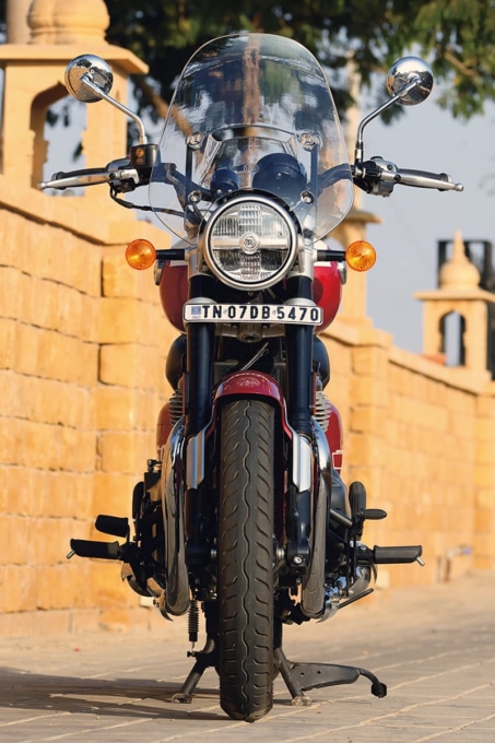 ROYAL ENFIELD SUPER METEOR650 TOURER（2023年モデル）フロントビュー