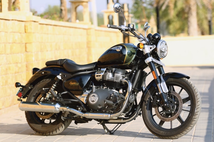 ROYAL ENFIELD SUPER METEOR650（2023年モデル）7:3ビュー