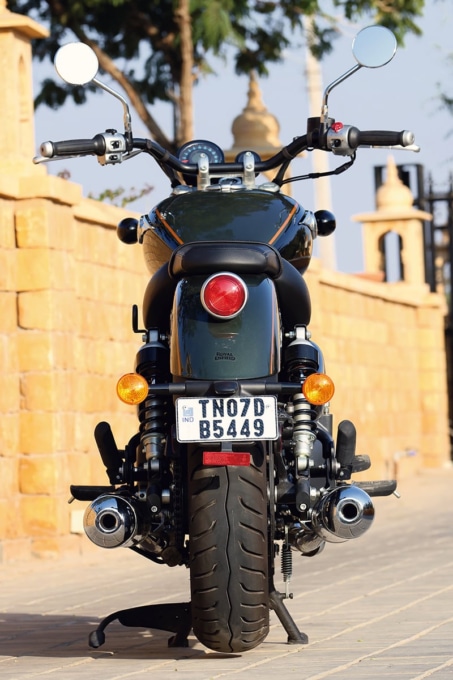 ROYAL ENFIELD SUPER METEOR650（2023年モデル）リヤビュー