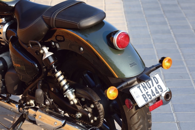 ROYAL ENFIELD SUPER METEOR650（2023年モデル）リヤショック