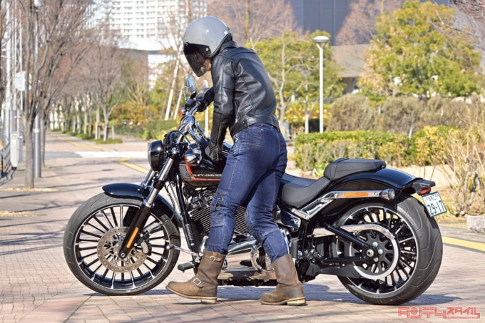 HARLEY-DAVIDSON BREAKOUT117（2023年モデル）取り回し