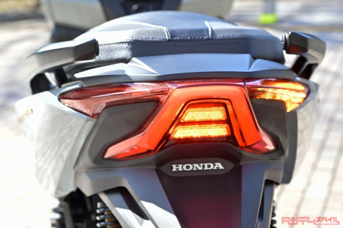 HONDA FORZA（2023年モデル）テールランプ