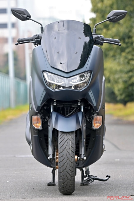 YAMAHA NMAX155（2023年モデル）フロントビュー