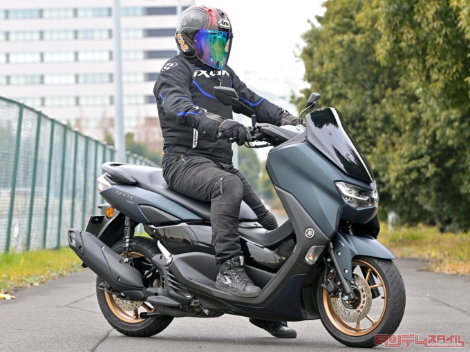 YAMAHA NMAX155（2023年モデル）乗車姿勢