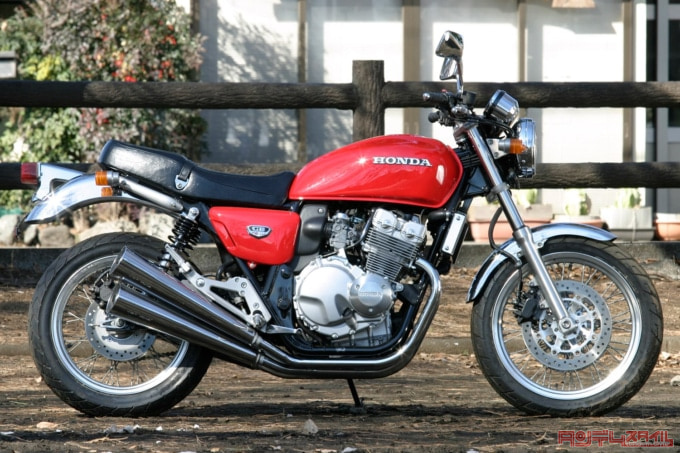 HONDA CB400 Four 右サイドビュー