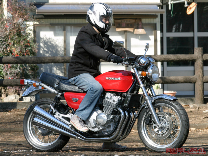 HONDA CB400 Four 乗車ポジション