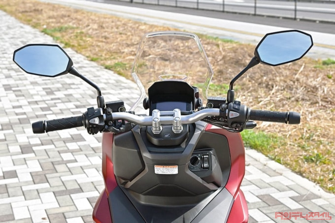 HONDA ADV160（2023年モデル）ハンドル