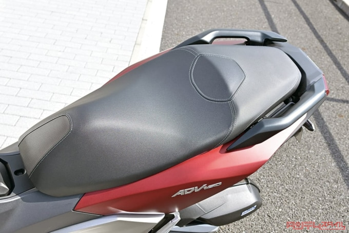 HONDA ADV160（2023年モデル）シート