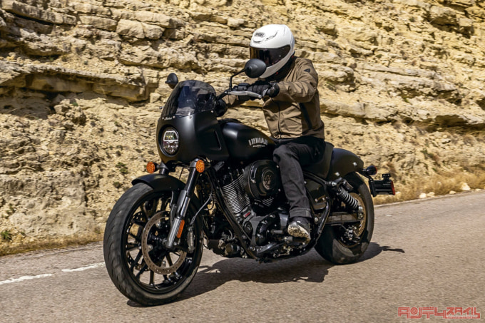 INDIAN MOTORCYCLE SPORT CHIEF（2023年モデル）