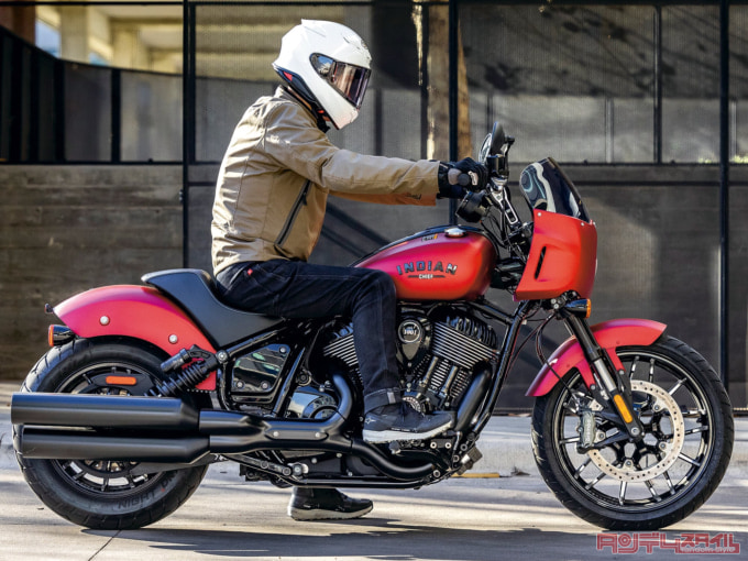 INDIAN MOTORCYCLE SPORT CHIEF（2023年モデル）乗車姿勢