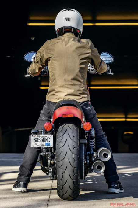 INDIAN MOTORCYCLE SPORT CHIEF（2023年モデル）足つき