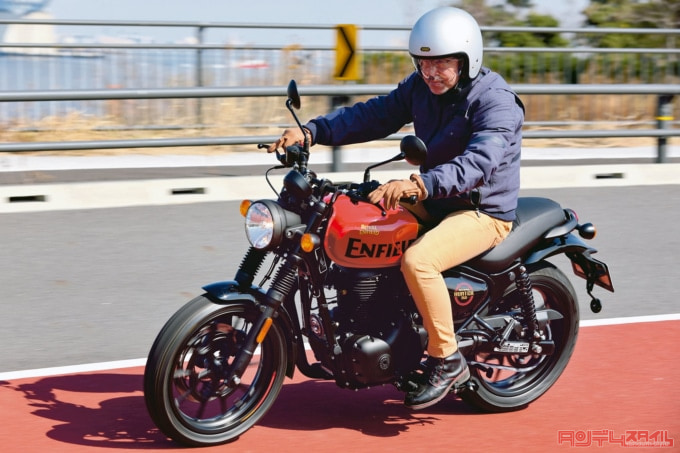 ROYAL ENFIELD HUNTER350（2023年モデル）走行イメージ