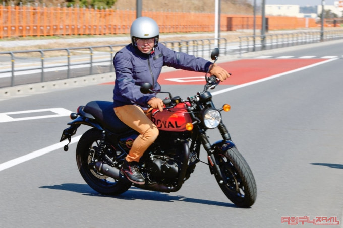 ROYAL ENFIELD HUNTER350（2023年モデル）Uターン