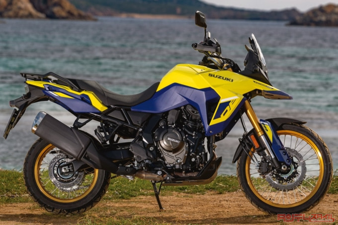 SUZUKI V-STROM800DE（2023年モデル）右サイドビュー