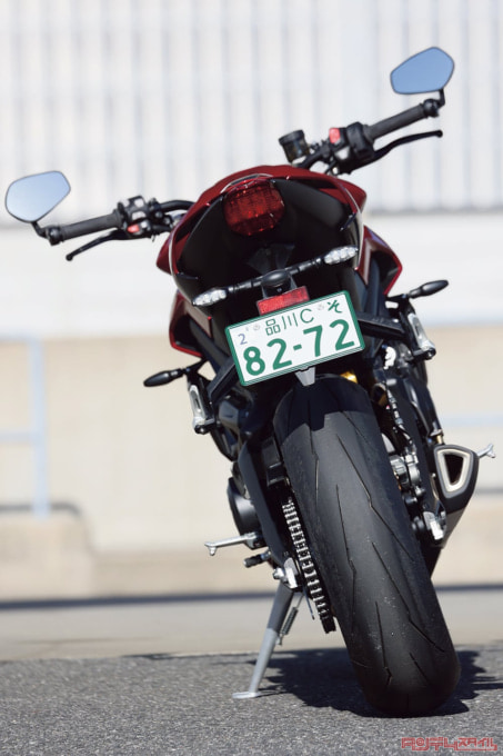 TRIUMPH STREET TRIPLE 765 RS（2023年モデル）リヤビュー