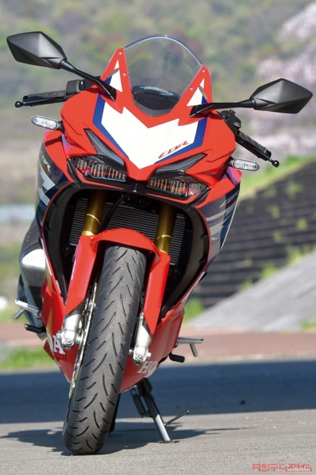 HONDA CBR250RR（2023年モデル）フロントビュー