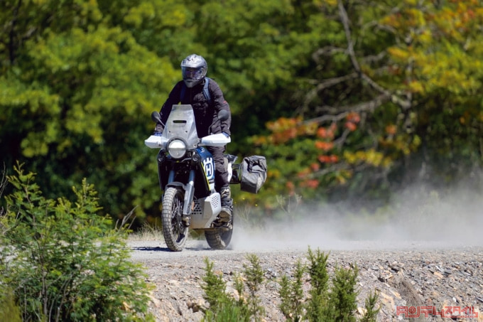 HUSQVARNA MOTORCYCLES NORDEN901 EXPEDITION（2023年モデル）走行