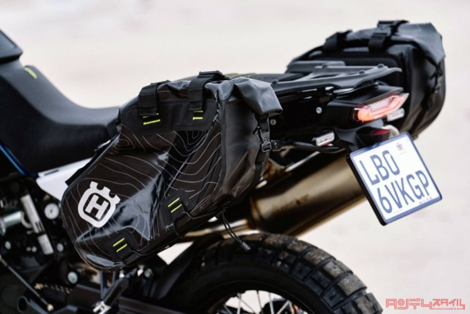 HUSQVARNA MOTORCYCLES NORDEN901 EXPEDITION（2023年モデル）サイドバッグ