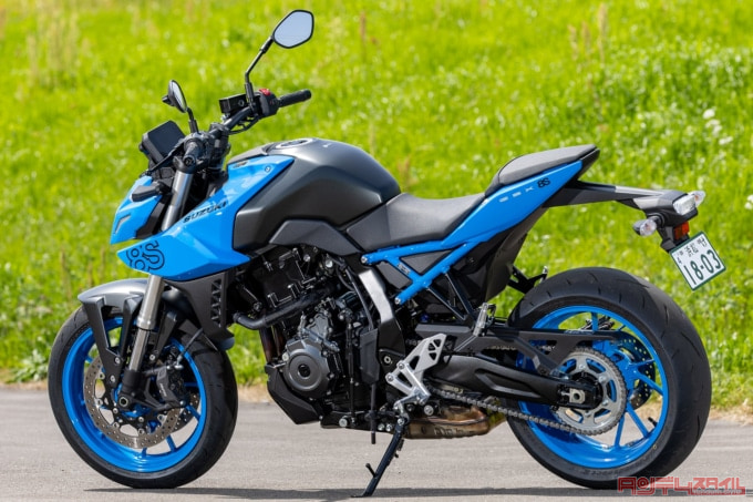 SUZUKI GSX-8S（2023年モデル）逆7:3ビュー